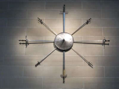 راهنمای کامل خرید شمشیر تزیینی با بودجه زیر ۲ میلیون تومان