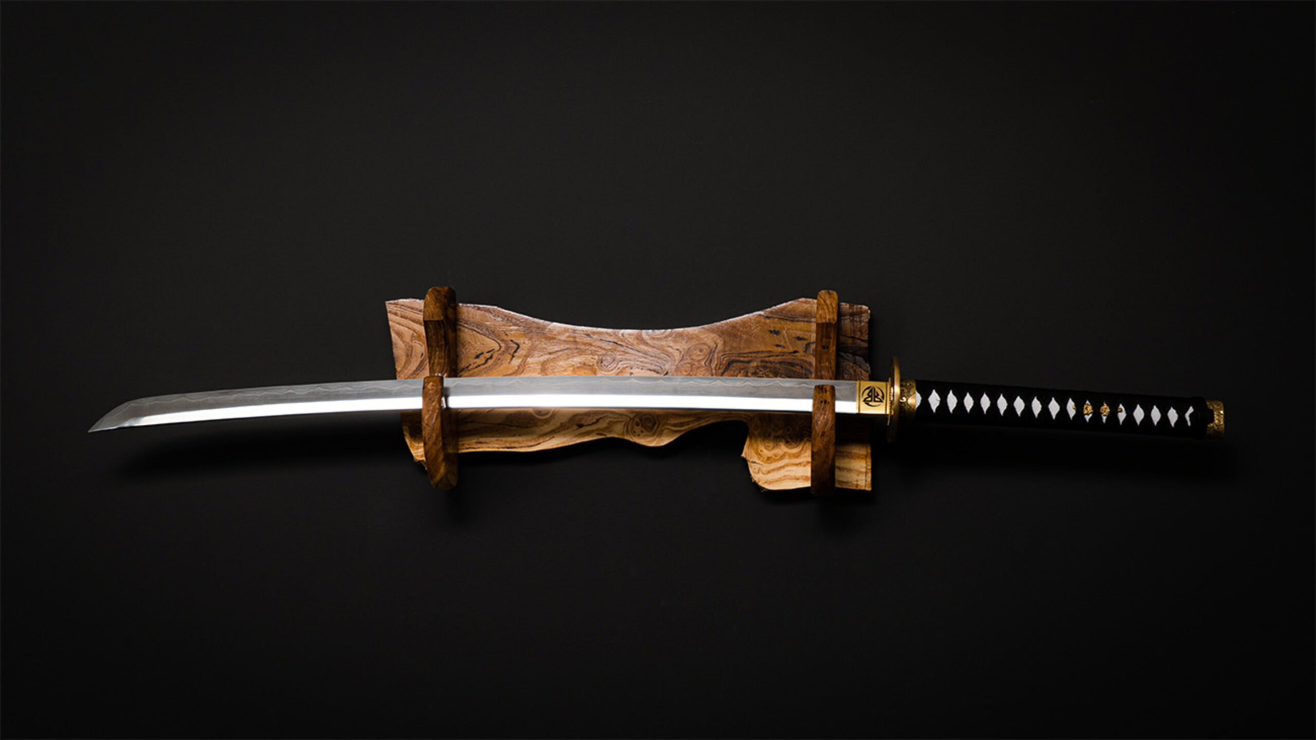 کاتانا دکوری 